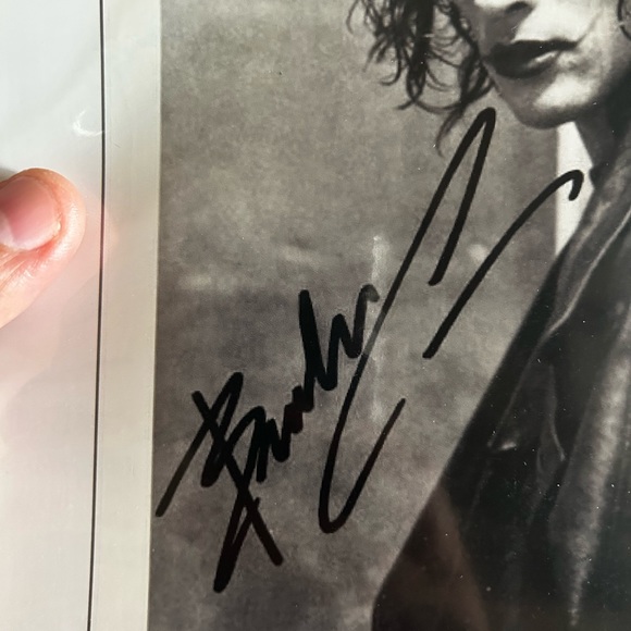 The crow signed (reprint digital signature) ✍🏼 - Picture 3 of 3